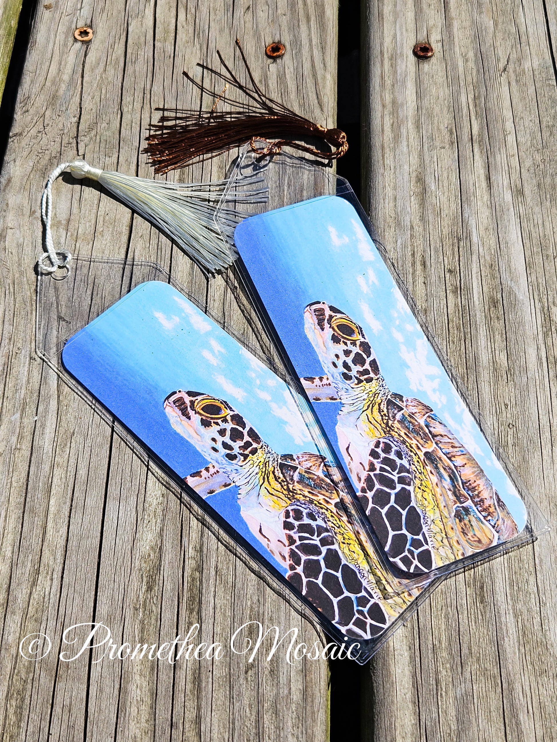 Swimming turtle bookmark for ocean theme gift. Page holder comes in eco-friendly sleeve with tassel.